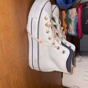 i am selling high top converse